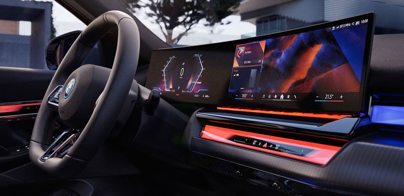i5 interior with curved display